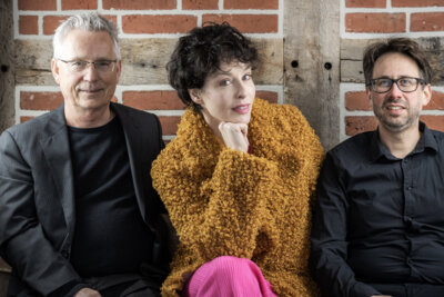 Veranstaltung: Mellow Melange Trio: "Across The Border" - Songs und Instrumentalmusik jenseits aller Genre-Grenzen - Pianokirche in Lüneburg Sa 14. 03. 2026