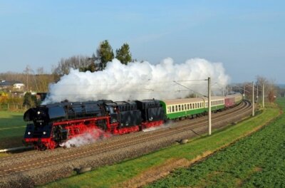 Mit dem historischen Dampfzug nach Prag