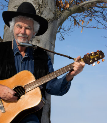 „Mick D. plays early Bob Dylan“