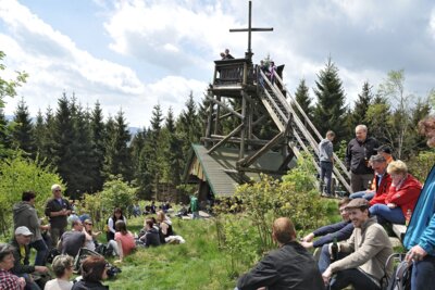 Treffen der Wanderer auf dem Haube-Gipfel