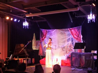 Weihnachtskonzert mit Elizabeth Balmas