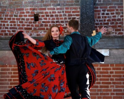 Ukrainisches Folklore-Ensemble “Sbrutsch