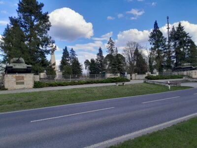 der sowjetische Ehrenfriedhof in Baruth/Mark (Bild vergrößern)
