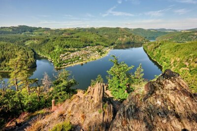 Blick vom Bockfelsen auf die Saale, Foto: Florian Trykowski, TTG (Bild vergrößern)