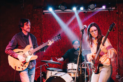 Veranstaltung: Hofkonzert Almost Charlie – „A Whisper in a World too loud” Sa 28. 06. 2025