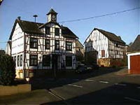 Gemeindehaus und Betho-Scheuen mit freigelegtem Fachwerk ab 1980-er