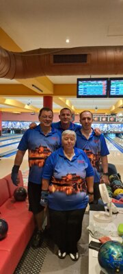 Pokal 2024 Holger, Danielund Heiko (v.l.) und vorne Angelika