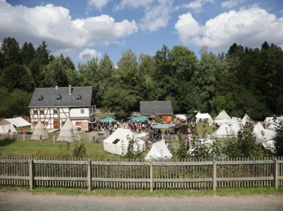 Mittelalterspektakel mit Marktbetrieb (Bild vergr&ouml;&szlig;ern)