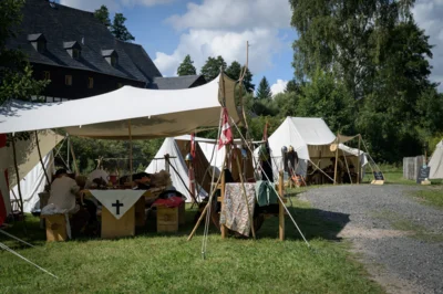 Mittelalterspektakel mit Marktbetrieb (Bild vergr&ouml;&szlig;ern)