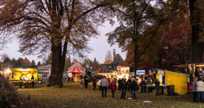 Der Festplatz am Schützenhaus kurz bevor der Umzug ankommt