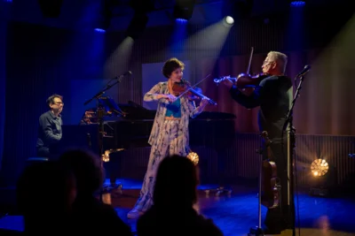 Veranstaltung: &bdquo;handgemachte Volxmusik&ldquo;: Mellow Melange Trio - Across the border Sa 17.​10.​2026