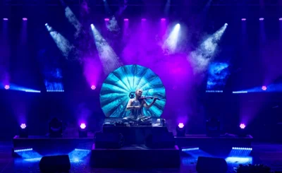 Foto: www.oneviolinorchestra.com (Bild vergr&ouml;&szlig;ern)