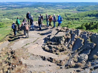 Exkursionsgruppe auf der Abtsrodaer Kuppe in der Rhön