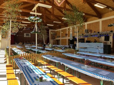Wiesn Party (Bild vergr&ouml;&szlig;ern)