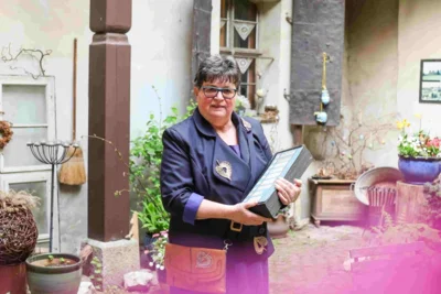 Stadtführerin || Foto: Anne Krauß (Bild vergr&ouml;&szlig;ern)