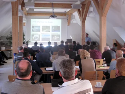 Fischforum Jägerhof, Vortrag und interessierte Zuhörerschaft am Veranstaltungsort am IfB (Foto: J. Simon, IfB) (Bild vergr&ouml;&szlig;ern)