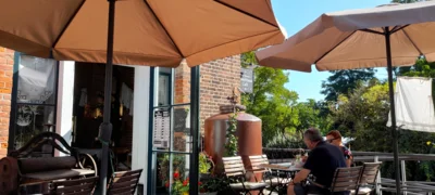 Kaffeetrinken in schönem Embiente (Bild vergr&ouml;&szlig;ern)