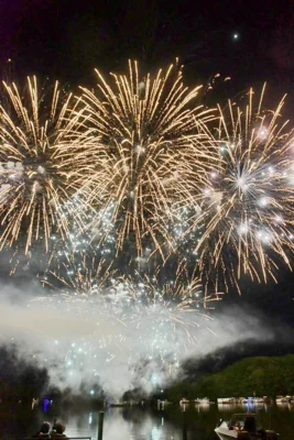 Abschluss dieser zwei Tage wird wieder das Höhenfeuerwerk mit begleitender Musik sein. Dafür sorgt unser Feuerwerker Thorsten Fischer.