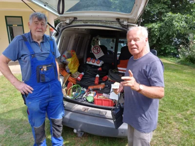 Kurt Roßbacher und Dietmar Pohle kümmerten sich 2025 um den elektrischen Strom.