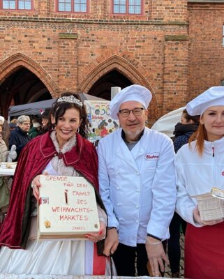 Spendenaktion für den Jüterboger Weihnachtsmarkt (Bild vergr&ouml;&szlig;ern)