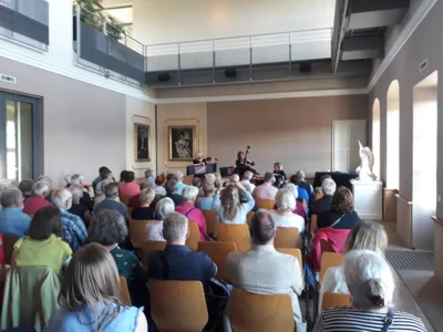 ehemaliges Konzert im Gartensaal von Schloss Wiesenburg (Bild vergr&ouml;&szlig;ern)