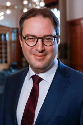 Regierungspräsident Florian Luderschmid, Moderation