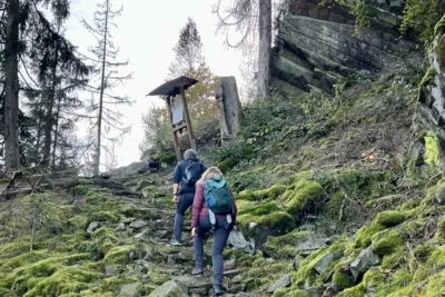 Auf dem Felsenpfad, (c) Anja Wunder (Bild vergr&ouml;&szlig;ern)