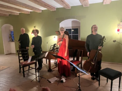 Das Ensemble in einem Schnappschuss von Jan Kobow (Bild vergr&ouml;&szlig;ern)