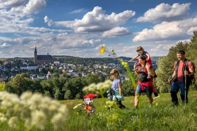 Tatock in Schneeberg || Foto: TVE, Uwe Meinhold || Illustration Sylvia Graupner (Bild vergr&ouml;&szlig;ern)