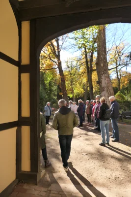F&uuml;hrung &uuml;ber den Friedhof mit Christina Otto