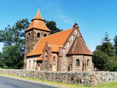 Weiterer Halt der Tour: Die Kirche in Buckow. Foto: Stadt Calau / Jan Hornhauer