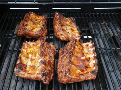 Spareribs auf dem Grill - Bild von Manfred Richter auf Pixabay