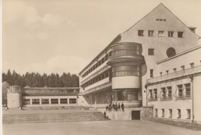 Ausstellung - Die Heilstätte Harzgerode 1931 bis 1998. Ein Blick in die Geschichte. | Montag, Dienstag, Donnerstag und Freitag von 11 bis 16 Uhr, Samstag von 10 bis 15 Uhr. Am Mittwoch sowie an Sonn- und Feiertagen geschlossen.