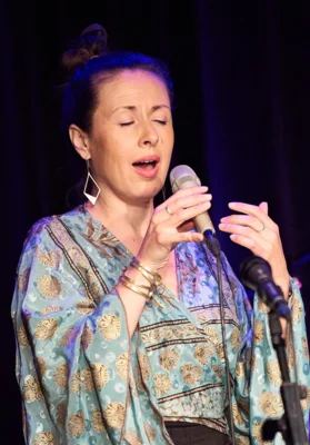 Foto von Neele Pfleiderer by Benno Hunziker (Bild vergr&ouml;&szlig;ern)