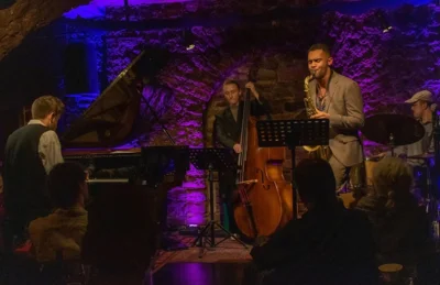 Bandfoto Darius Blair (Bild vergr&ouml;&szlig;ern)