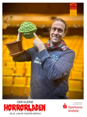 Foto: Dirk Wiefel Handpuppe Audrey II im Bau