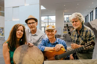 Veranstaltung: Grooving Smoothies - Jazz, Latin, Klezmer, Tango und Balkanrhythmen Di 12.​01.​2027