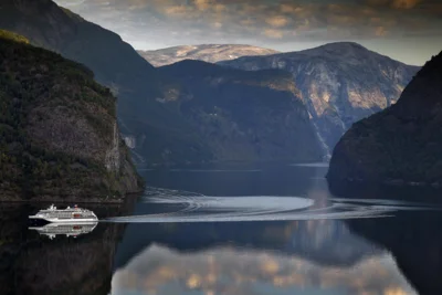 Pressebild Hurtigruten - Aurlandsfjord (Bild vergr&ouml;&szlig;ern)