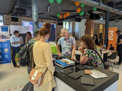 Impressionen von der Baumesse 2023: Einblick in die Baumesse ‚Ländliches Bauen‘: Hier treffen Besucherinnen und Besucher auf Aussteller und erhalten vielfältige Informationen rund ums Bauen im ländlichen Raum. (Foto: Maikirschen)
