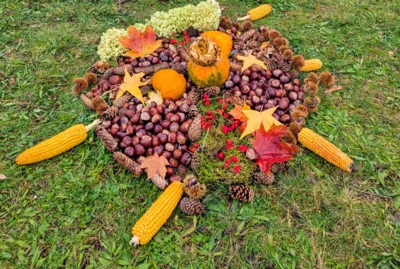 Herbstmandala Lindengrundschule Missen_Foto Nancy Mudrick (Bild vergr&ouml;&szlig;ern)
