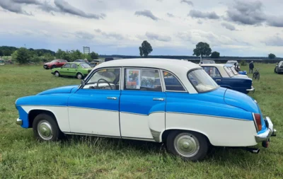 Veranstaltung: Gro&szlig;es Oldtimertreffen mit Bauernmarkt, Antik- und Tr&ouml;delmarkt