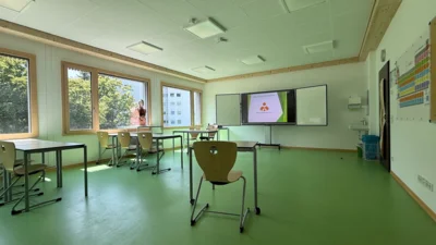 Eines unserer Klassenzimmer (Bild vergr&ouml;&szlig;ern)