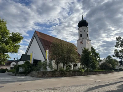 Pfarrkirche Miltach (Bild vergr&ouml;&szlig;ern)