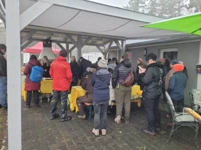 Hundewanderung und Kaffee trinken 2025 (Bild vergr&ouml;&szlig;ern)