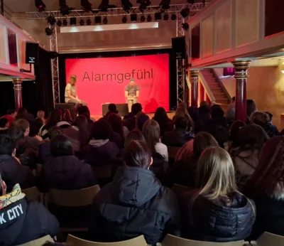 F&uuml;r Schulen: Alarmgef&uuml;hl - Das St&uuml;ck