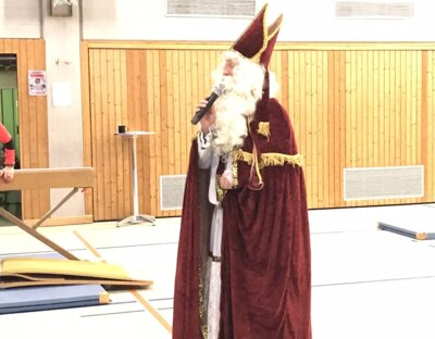 Besonderer Gast ist wie in jedem Jahr der Nikolaus (Bildnachweis: MK / FCR) (Bild vergr&ouml;&szlig;ern)
