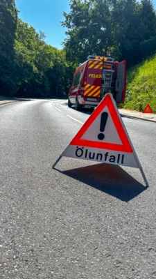  Ölspur im Ortsteil Reichensachsen