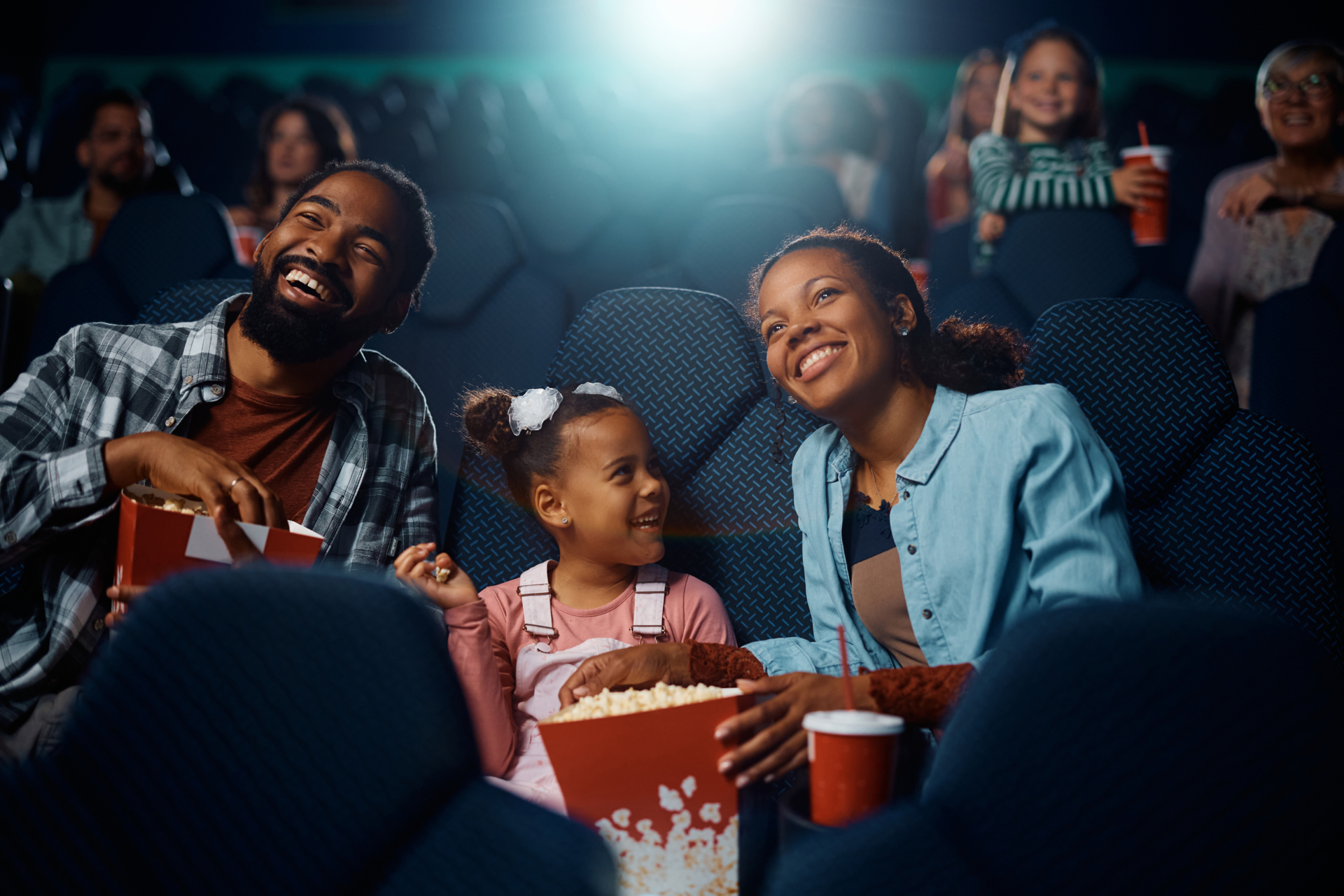 Familienkino | © lizensiert von Adobe Stock (Datei Nr. 679791004)