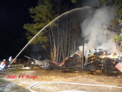 Foto des Albums: Einsatz Strohlagerbrand Berge Dalvers
