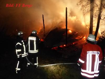 Foto des Albums: Einsatz Strohlagerbrand Berge Dalvers
